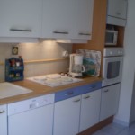 La cuisine Appartement Antibes location vacances, plage, location, appartement, antibes, mer, vacances, location particulier, location saisonnière, hmholidays, abritel, location cannes, location cote d'azur, booking, hiring, tripadvisor, locasun, Holiday rentals French riviera, Ferienhaus Französische Riviera, Frankreich. Provence, vacances, relaxation, tranquillité, saint tropez, charm paradise, activities, grass, golf, beach, rent, vacances antibes, hiring saison
