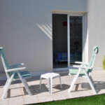 Terrasse devant la chambre appartement location Juan les pins, location vacances, appartement vacances Juan les pins, juan flore, airbnb, abritel, booking.com, locasun, riviera, cote d azur, alpes maritimes