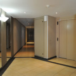 L'entrée de l'immeuble appartement, location Juan les pins, location vacances, appartement vacances Juan les pins, juan flore, airbnb, abritel, booking.com, locasun, riviera, cote d azur, alpes maritimes, juan flore