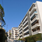 Vue de la rue appartement, location antibes, location vacances appartement antibes, vacances antibes, centre ville, airbnb, abritel, booking.com, locasun