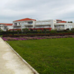 La coulée verte du Juan Flore entre la résidence et la voie ferrée appartement location Juan les pins, location vacances, appartement vacances Juan les pins, juan flore, airbnb, abritel, booking.com, locasun, riviera, cote d azur, alpes maritimes