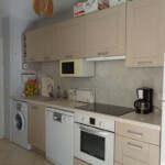 La cuisine appartement, location Juan les pins, location vacances, appartement vacances Juan les pins, juan flore, airbnb, abritel, booking.com, locasun, riviera, cote d azur, alpes maritimes